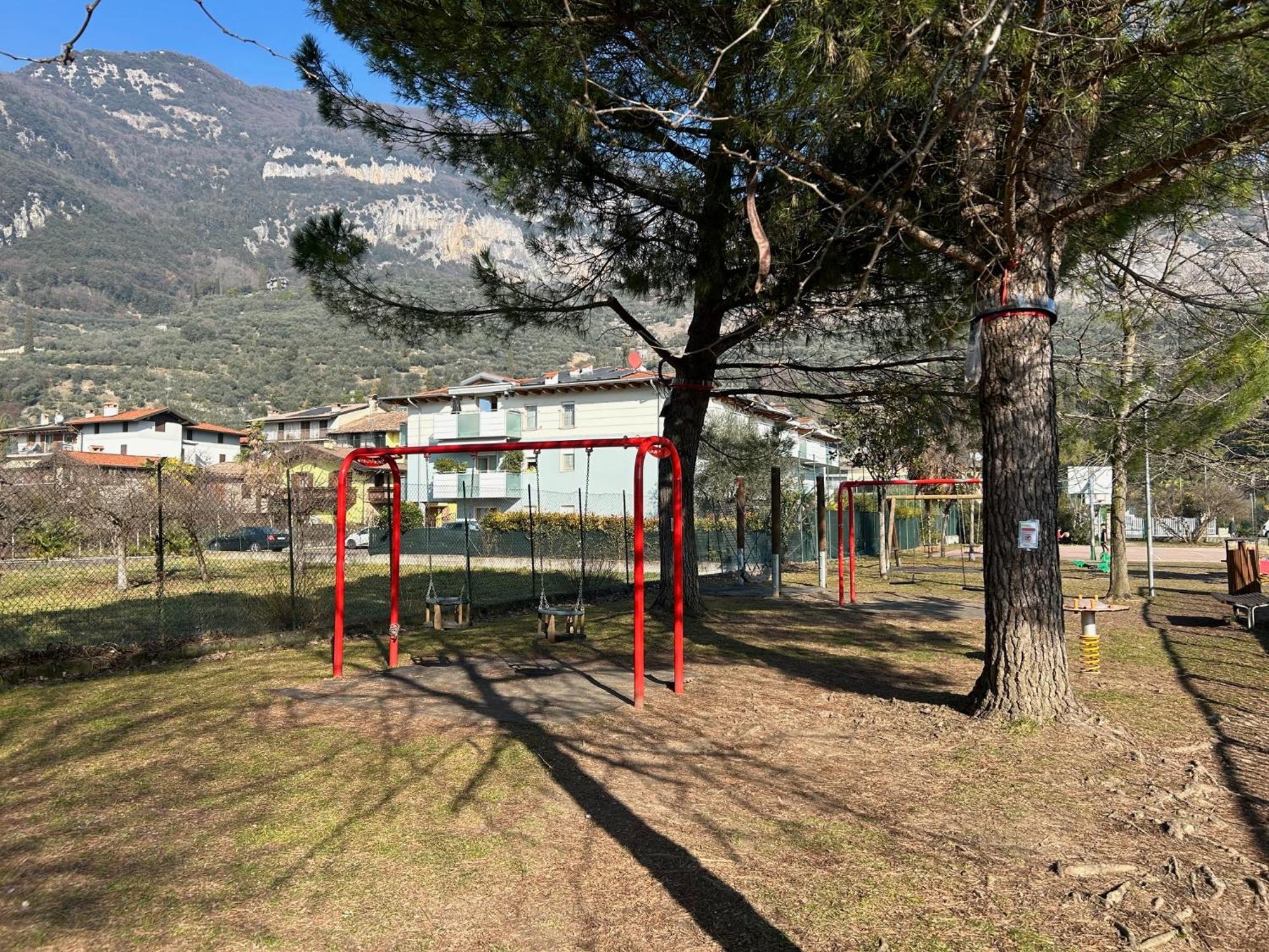 La Terrazza Sul Tetto Apartment Arco Bagian luar foto